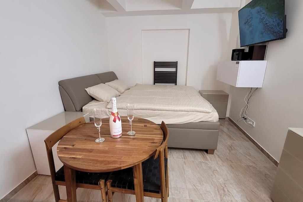 Luxusni Apartman Nedaleko Centra Πράγα Εξωτερικό φωτογραφία
