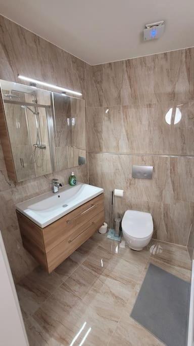 Luxusni Apartman Nedaleko Centra Πράγα Εξωτερικό φωτογραφία