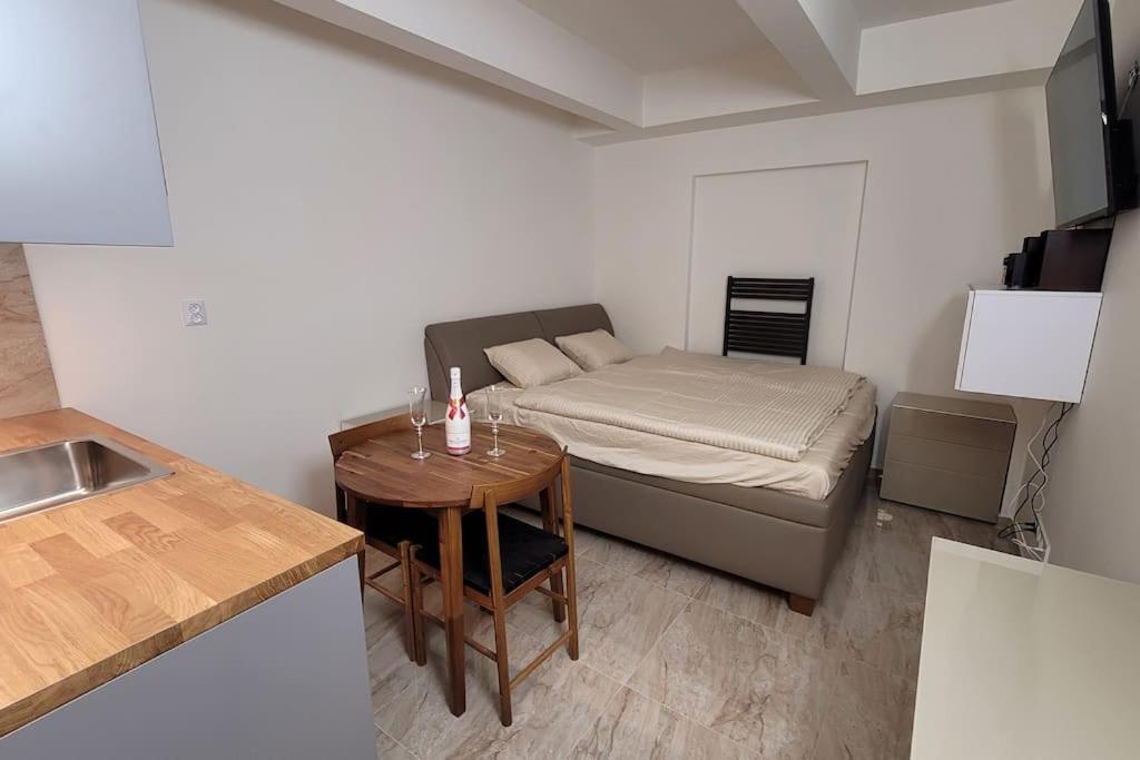 Luxusni Apartman Nedaleko Centra Πράγα Εξωτερικό φωτογραφία